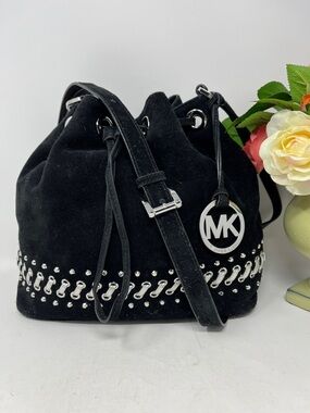 MICHAEL MICHAEL KORS BUCKET CINCH BAG BLACK SUEDE LEATHER STUDDED WOVEN SILVER